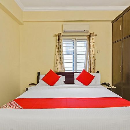 Flagship Sri Nirvana Inn Near Shilparamam Kondapur  Buitenkant foto